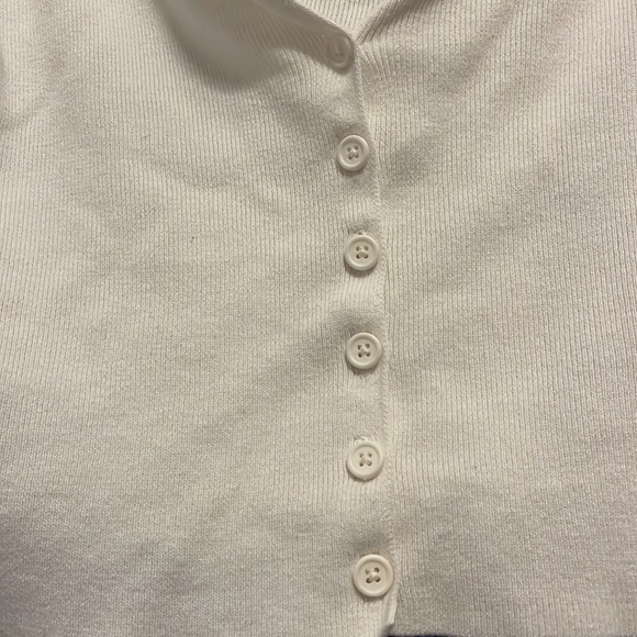 brandy Melville/John Galt white cropped “athelia cropped cardigan” fits S/M - Picture 2 of 4
